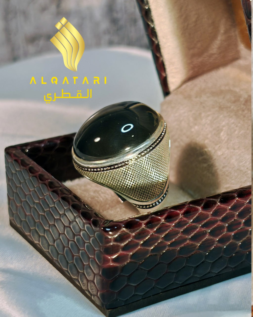 Black aqeeq gemstone ring in luxury Al Qatari box